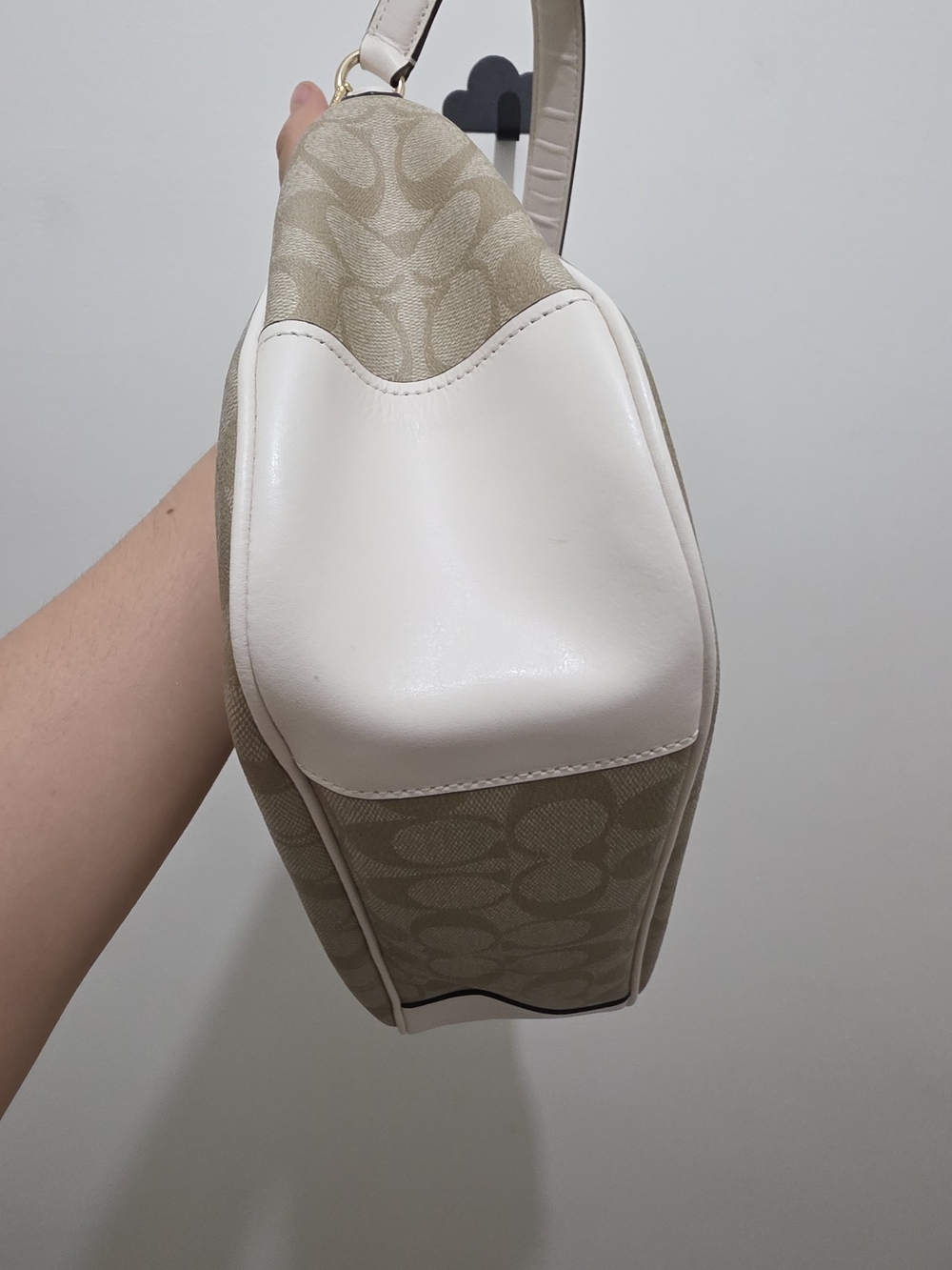 Coach Kristy Shoulder Bag in Signature Canvas - Picture 9 of 12